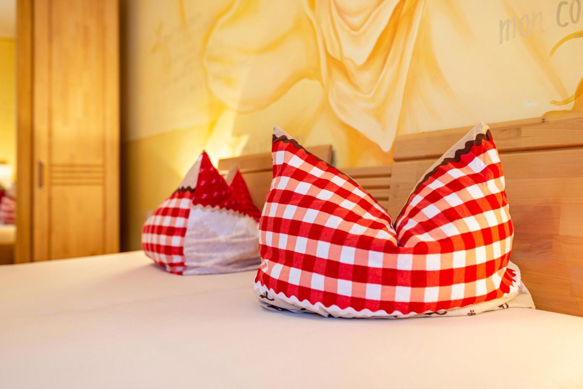 Schusterjunge Aparthotel Sasbachwalden Buitenkant foto