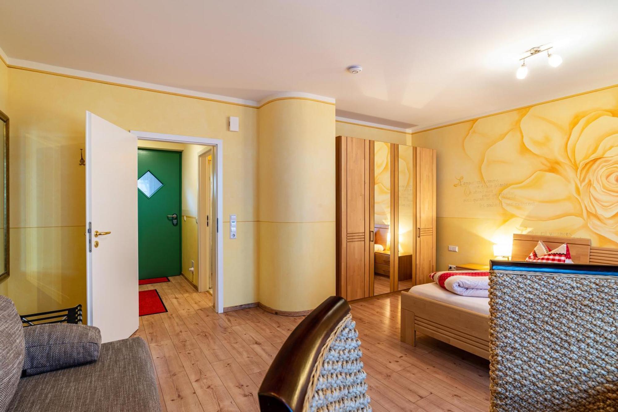 Schusterjunge Aparthotel Sasbachwalden Buitenkant foto